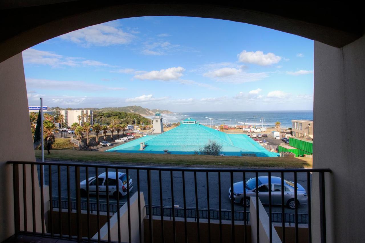 Marine Lodge East London Bagian luar foto
