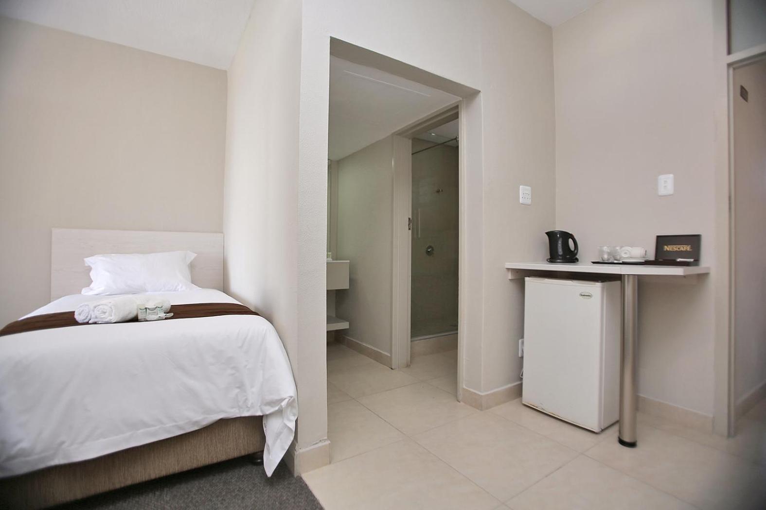 Marine Lodge East London Bagian luar foto